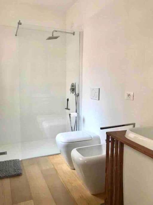 Interno4Home: In Centro Storico Con Posto Auto Ферара Екстериор снимка