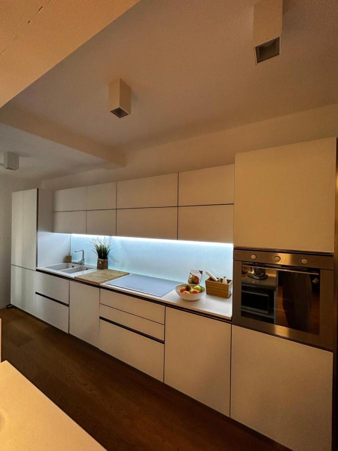 Interno4Home: In Centro Storico Con Posto Auto Ферара Екстериор снимка