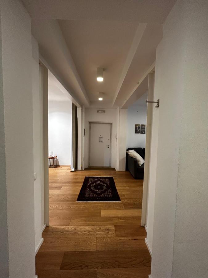 Interno4Home: In Centro Storico Con Posto Auto Ферара Екстериор снимка