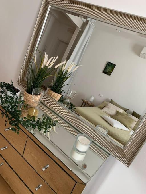 Interno4Home: In Centro Storico Con Posto Auto Ферара Екстериор снимка