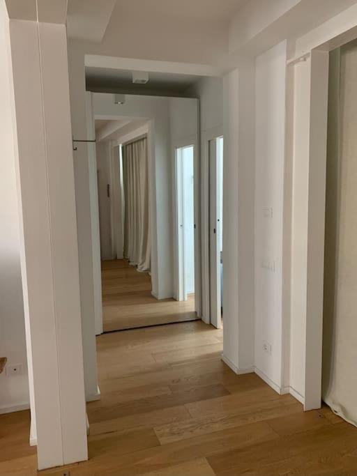 Interno4Home: In Centro Storico Con Posto Auto Ферара Екстериор снимка