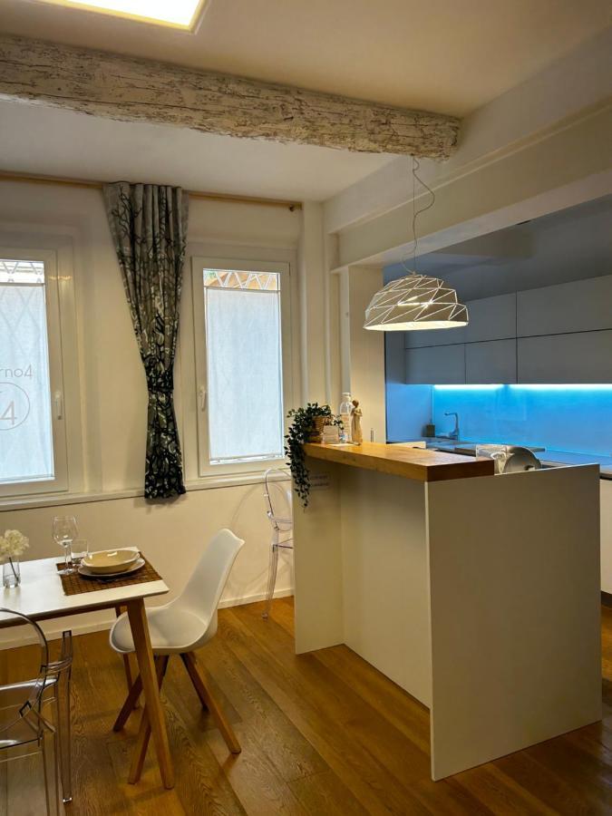Interno4Home: In Centro Storico Con Posto Auto Ферара Екстериор снимка